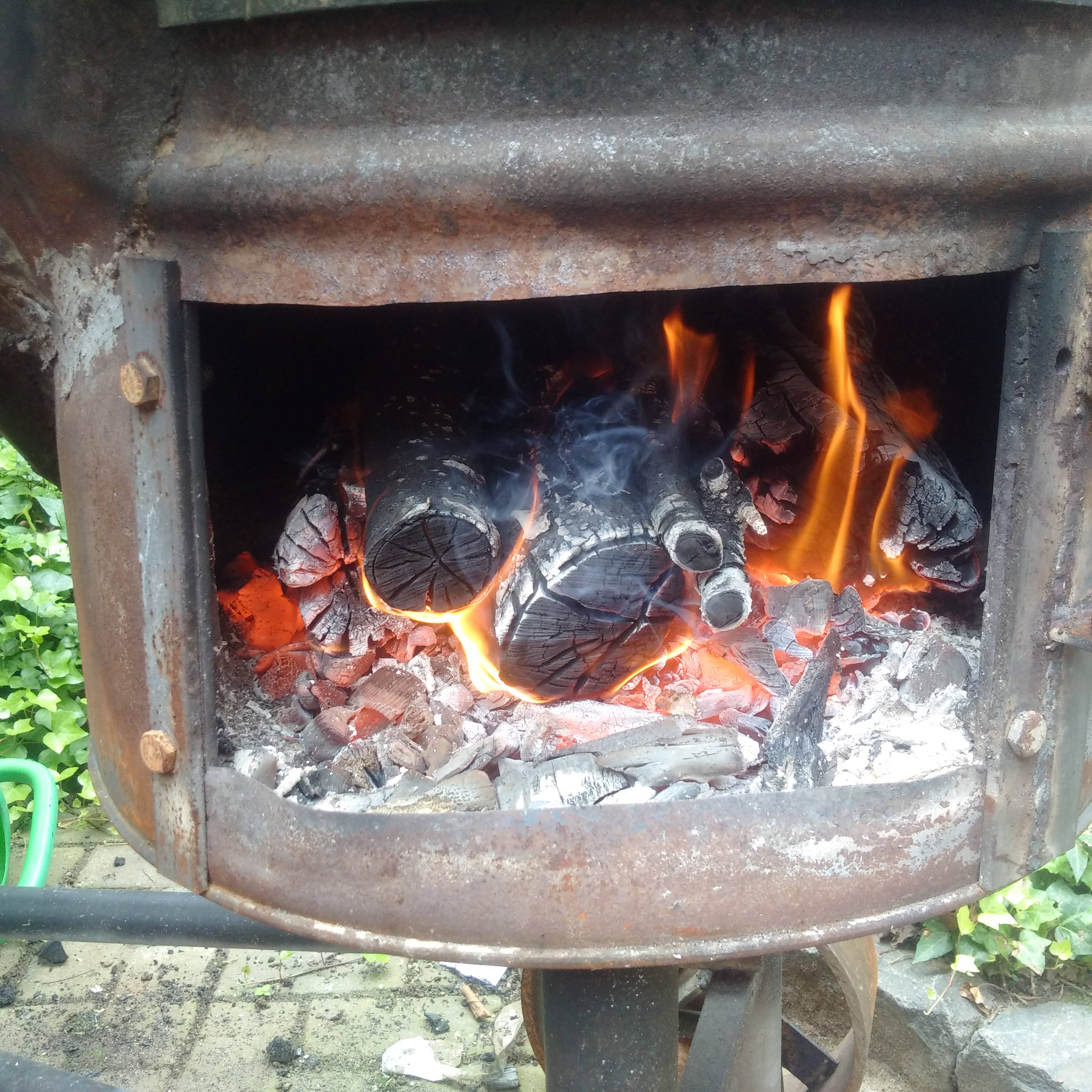 Offenes feuer gasgrill